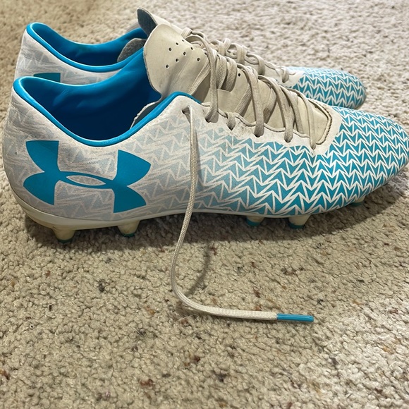 under armor soccer shoes